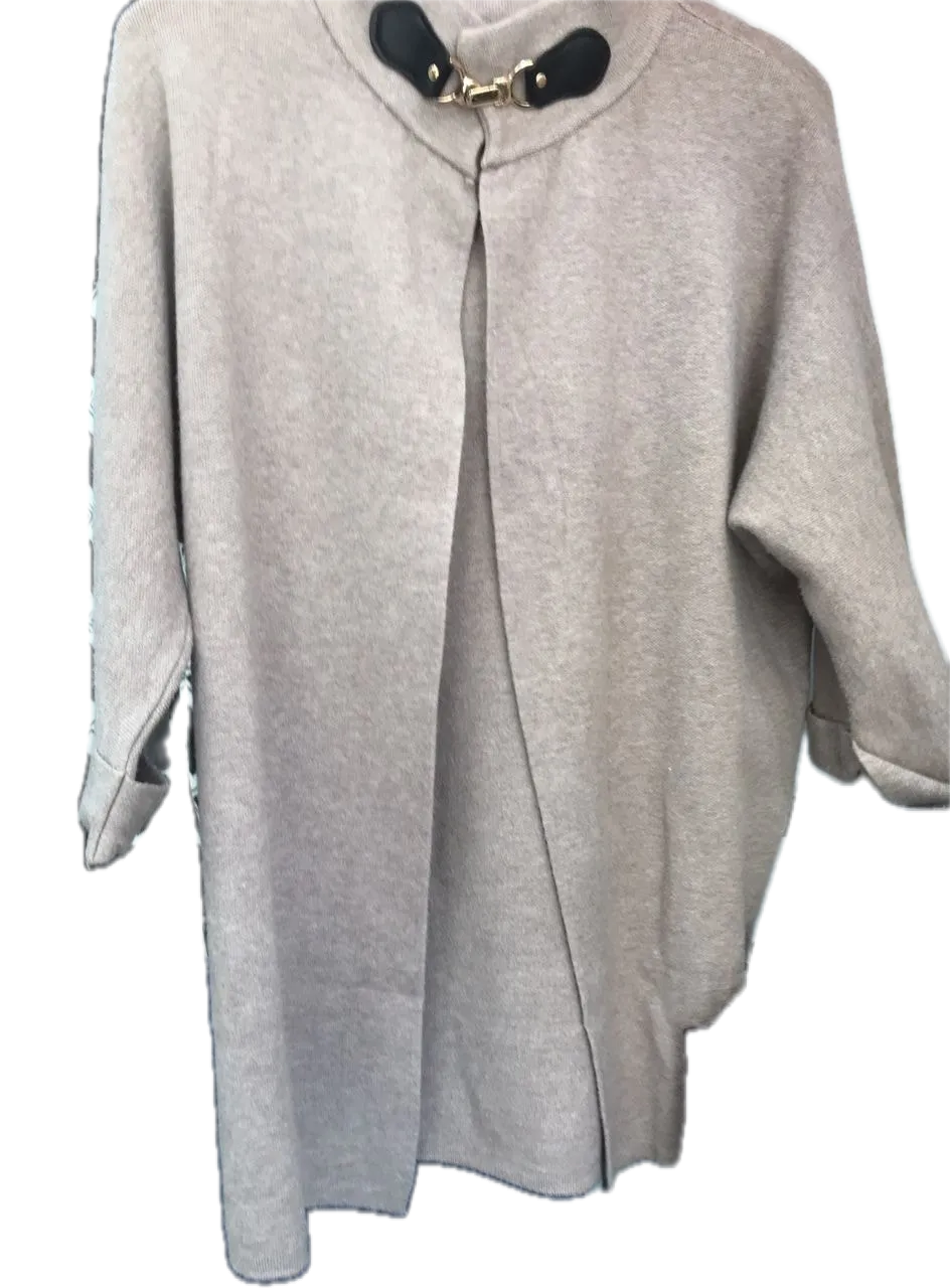Long beige cardigan with clasp