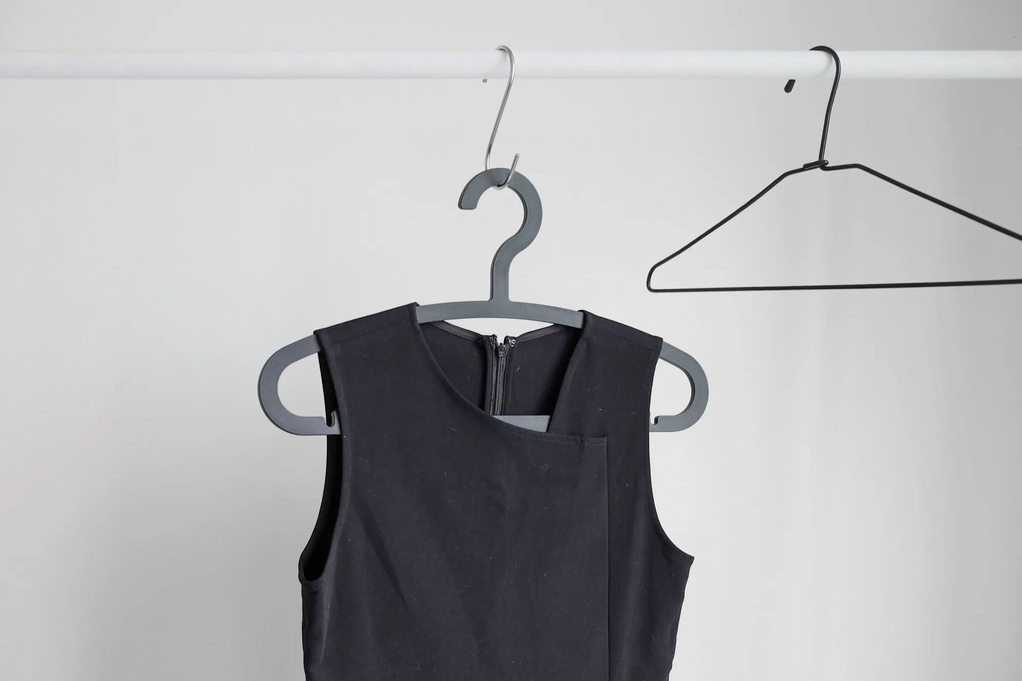 Black sleeveless top — Raw photo